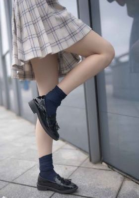 我把英语课代表按在桌子上抄_BD韩语在线播放观看