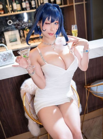 放荡的少妇电影意大利_十万网红美女美酱